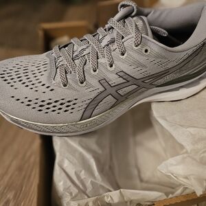 Women's Asics Gel kayano grey purple size 8 nwt